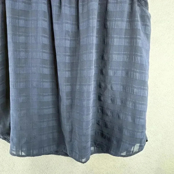 Loft Women’s Navy Plaid Texture Pleated Yoke Ruffle Sleeve Tank Top‎ Size Medium - Picture 5 of 9